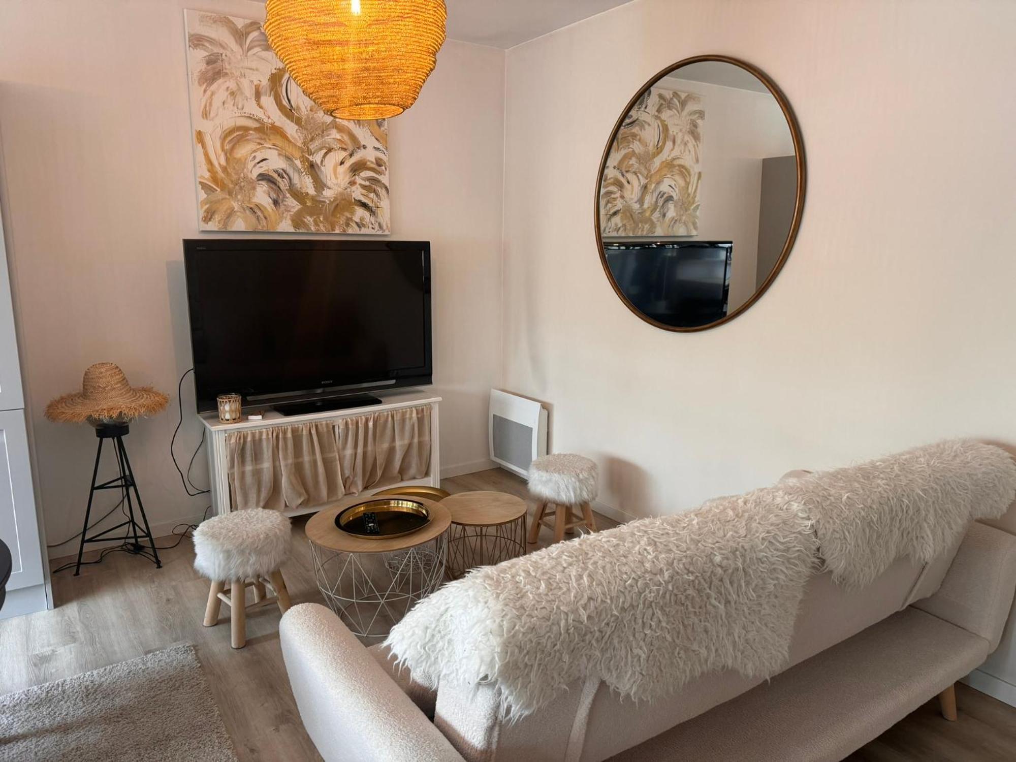 Holiday home Maison + Parking Prive Au Coeur 60m2 Angouleme
