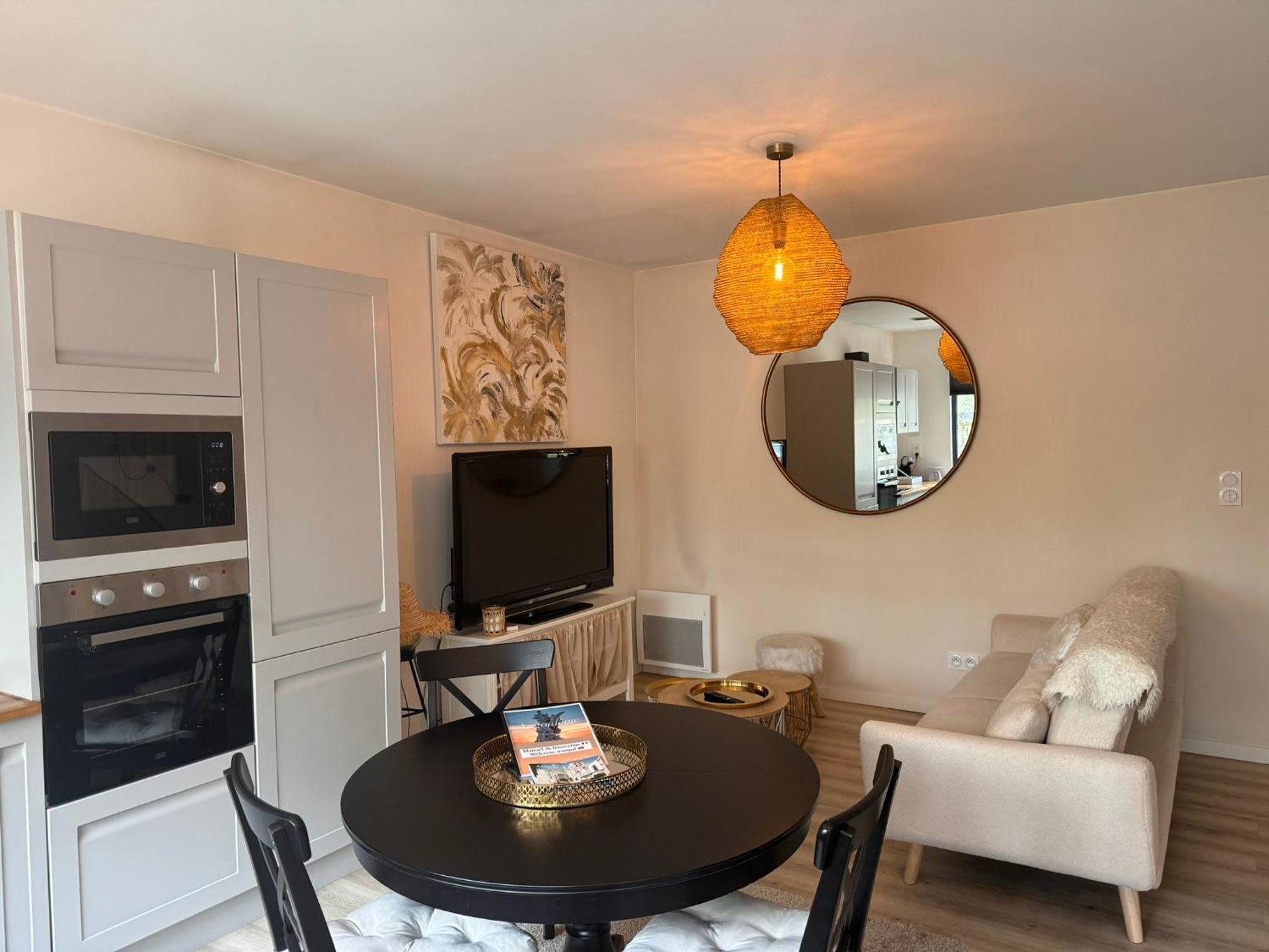 Maison + Parking Prive Au Coeur 60m2 Holiday home Angouleme